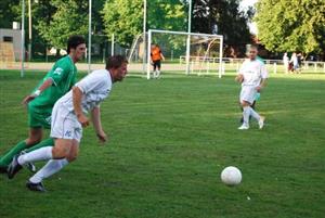 Adam Hanus patřil v pohárovém utkání prvního kola ČMFS k oporám kopřivnického týmu, který zvítězil na mošnovském hřišti nad týmem Skotnice 2:0. <br/>                         
FOTO: ONDŘEJ ZAPLETAL
