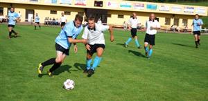 Štramberští fotbalisté se v sobotu na domácí půdě překvapivě nadřeli na remízu se Sedlnicemi, když ještě před závěrem vedli o gól.<br/>                                                         
FOTO: ONDŘEJ ZAPLETAL
