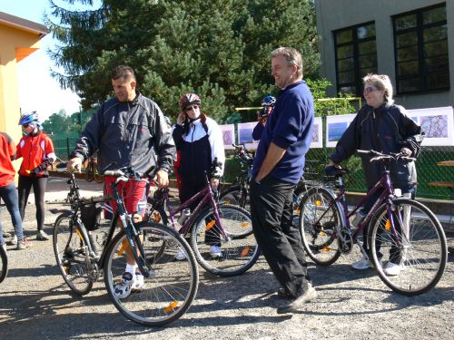 Největší problémem pro účastníky Závišického pedálu byla na startu volba trasy. Všechny totiž byly atraktivní, s různým výškovým převýšením.<br/>                                                   
FOTO: ILONA MAZALOVÁ
