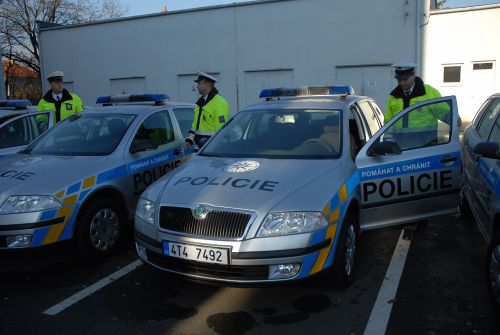 Nové Škody Octavia v novém grafickém designu budou brzy využívat i kopřivničtí  policisté.<br/>                                                                FOTO: DAVID MACHÁČEK
