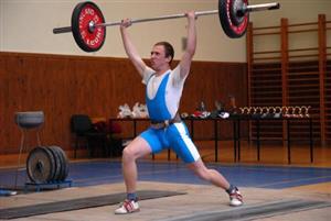 Kopřivnický vzpěrač Martin Mičulek vybojoval v domácí Velké ceně v kategorii juniorů do 17 let třetí místo. V trhu zvedl 70 kg, v nadhozu 85 kg.<br/>                                                      
FOTO: DAVID MACHÁČEK
