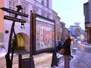 Centrální informační cedule na náměstí Sigmunda Freuda, která je součástí Naučné trasy městské památkové rezervace, je opatřena i zvukovým průvodcem<br/>                               
FOTO: ILONA MAZALOVÁ
