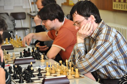 Kopřivnický šachový A tým převálcoval v posledním kole krajské soutěže Svinov B, a stvrdil tak svou suverenitu v soutěži, z níž postoupil do krajského přeboru.<br/>
FOTO: JANA FEILHAUEROVÁ
