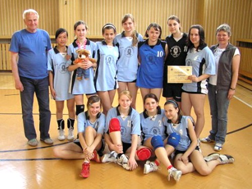 Kopřivnický volejbalový tým starších žákyň vybojoval vítězství v turnaji pořádaném domácím klubem.<br/>
FOTO: ARCHIV
