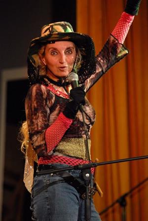 Jana Kratochvílová během svého koncertu v Kopřivnici doslova sršela energií a posluchačům naservírovala i dvě světové premiéry.<br/>
FOTO: DAVID MACHÁČEK
