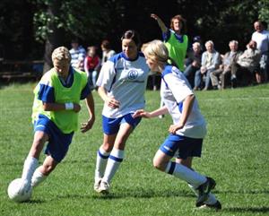 Fotbalistky Lubiny kralovaly domácímu turnaji, který byl uspořádán u příležitosti 15. výročí založení ženské kopané v okrese.<br/>
FOTO: JANA FEILHAUEROVÁ
