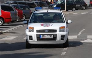 Městská policie modernizovala svůj vozový park. Hlídkující strážníci už několik týdnů užívají služební Ford Fusion.<br/>
FOTO: DAVID MACHÁČEK
