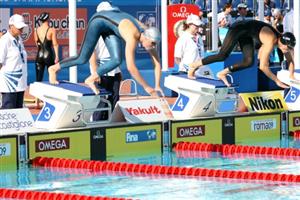 Plavkyně Petra Klosová (vlevo) si na mistrovství světa v Římě vylepšila osobní rekordy na 50 m kraul a 100 m znak.<br/>
FOTO: ARCHIV
