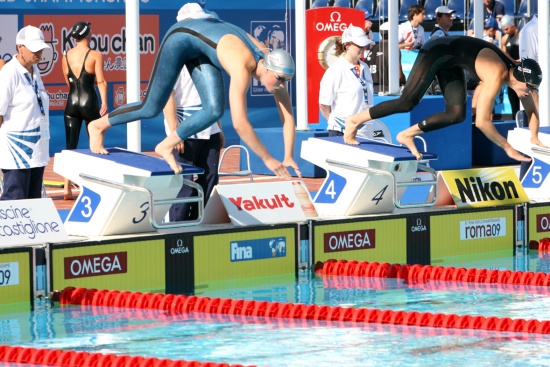 Plavkyně Petra Klosová (vlevo) si na mistrovství světa v Římě vylepšila osobní rekordy na 50 m kraul a 100 m znak.<br/>
FOTO: ARCHIV
