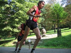 Desetikilometrového Běhu oborou se v kategorii padesátníků zúčastnil i Josef Kvita z Maraton klubu Kopřivnice, který závod dokončil v čase 42:55 min.<br/>
FOTO: ARCHIV
