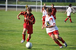 Mladší žáci FC Kopřivnice ve středečním dohrávaném 1. kole krajského přeboru překvapivě porazili favorizovaný Rýmařov 3:1.<br/>
FOTO: JANA FEILHAUEROVÁ
