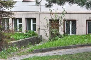 V těchto suterénních prostorách někdejší ZŠ náměstí by už od ledna mělo fungovat denní centrum pro bezdomovce.<br/>
FOTO: DAVID MACHÁČEK
