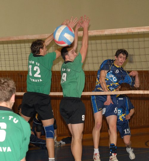 Volejbalový tým mužů myslí letos výše než na loňskou osmou příčku.<br/>
FOTO: ARCHIV
