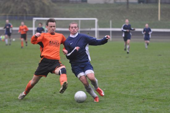 Jan Špaček (vpravo) na podzim patřil k největším oporám kopřivnického fotbalového týmu mužů. Vstřelil celkem třináct branek.
FOTO: JANA FEILHAUEROVÁ
