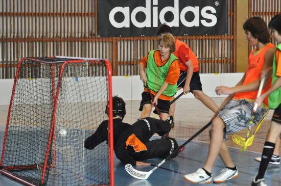 Florbalové týmy základních škol bojovaly ve středu 25. listopadu na palubovce ZŠ E. Zátopka o postup do okresního finále Orion Florbal Cupu.
FOTO: JANA FEILHAUEROVÁ
