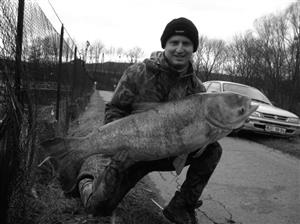 Kapitální exemplář tolstolobika se minulý týden podařilo z retenční nádrže vytáhnout Romanu Špačkovi z Kopřivnice.
FOTO: ARCHIV
