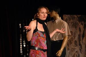 Anna Polívková v monodramatu Divá žena předvedla, že i jediný herec na jevišti jej dokáže beze zbytku zaplnit.
FOTO: DAVID MACHÁČEK
