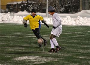 Kopřivničtí fotbalisté si ve druhém zápase novojičínského turnaje na umělé trávě snadno poradili s celkem  Lubiny.
FOTO: DAVID MACHÁČEK
