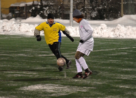 Kopřivničtí fotbalisté si ve druhém zápase novojičínského turnaje na umělé trávě snadno poradili s celkem  Lubiny.
FOTO: DAVID MACHÁČEK
