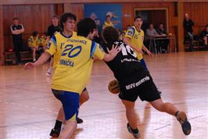 Starší dorost Kopřivnice vybojoval v domácím turnaji třetí místo. Utkání s Ostravou se mu ale příliš nepovedlo, prohrál 11:20.
FOTO: DAVID MACHÁČEK