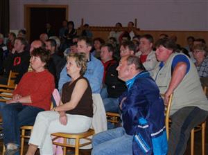 V minulém týdnu se uskutečnila v každé z místních částí Kopřivnice veřejná setkání občanů s představiteli města, na nichž se dozvěděli bližší informace o připravovaných akcích. 
FOTO: DANA HOĎÁKOVÁ