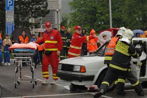 Zásah hasičů a záchranářů u nehody.
FOTO: DAVID MACHÁČEK