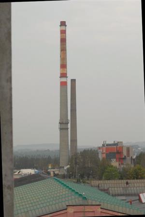 Komíny místních průmyslových podniků nejsou nejvážnějším ohrožením ovzduší na Kopřivnicku.
FOTO: DAVID MACHÁČEK