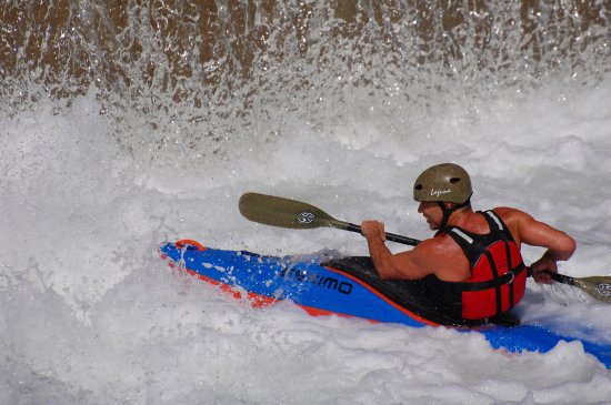Jednou ze čtyř disciplín extrémního závodu týmů OutdoorTrophy 2010, který se konal v rakouském Lingenau, byl sjezd na divoké vodě.
FOTO: ARCHIV