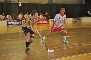 Úvodní utkání sezony Vikingů s Rožnovem bylo velkým dramatem, které skončilo remízou v normální hrací době. V nastaveném čase vstřelila zlatý gól domácí Kopřivnice. 
FOTO: JANA FEILHAUEROVÁ