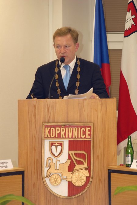 Starostou Kopřivnice byl před týdnem znovu zvolen Josef Jalůvka z ODS. Jeho protikandidátem byl Zdeněk Polášek z ČSSD, ale protože byl první muž radnice zvolen hned v prvním hlasování, o jeho kandidatuře se již nehlasovalo.
FOTO: DAVID MACHÁČEK