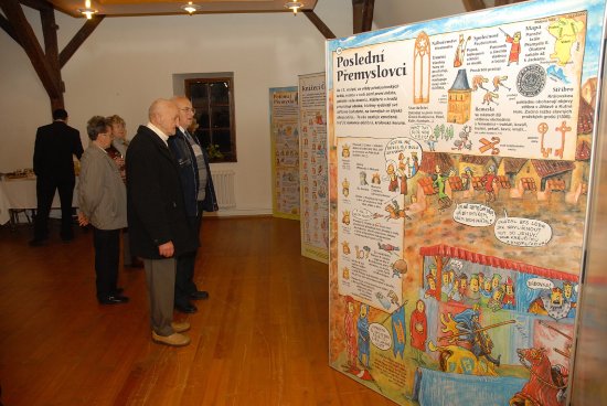 Sedmdesátimetrové leporelo poučí, ale hlavně pobaví