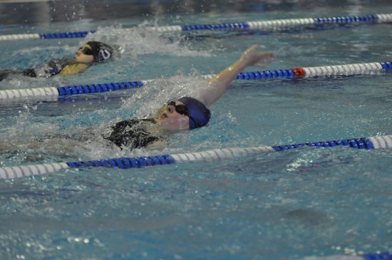 Eva Moudrá z plaveckého klubu SK Kopřivnice se  na domácí Velké ceně nejvýše prosadila na padesátce znak, kde skončila šestá.
FOTO: JANA FEILHAUEROVÁ