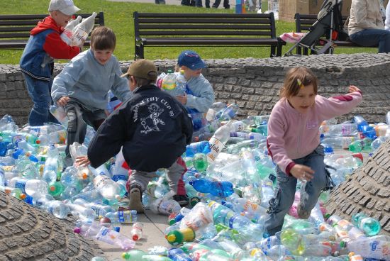 Nové nápady a neotřelý program si radnice slibuje od toho, že vypsala veřejnou soutěž, ze které mají vzejít organizátoři akcí svázaných s oslavou Dne Země.
FOTO: DAVID MACHÁČEK