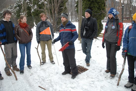 Ještě předtím, než se ’skalní’ golfisté vydali do terénu, čekal je podrobný výklad pravidel netradičního turnaje.
FOTO: DAVID MACHÁČEK