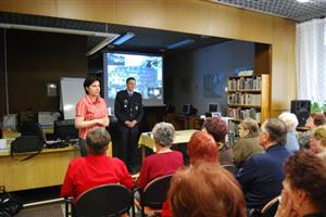 V jednom z uplynulých semestrů se posluchači univerzity třetího věku seznámili s tím, jak zvýšit svou bezpečnost. O všechny kurzy je velký zájem. 
FOTO: ARCHIV