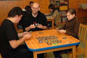 Celkem osmnáct hráčů se sešlo na původním turnaji letošní série Dominion Tour ve strategické karetní hře.
FOTO: DAVID MACHÁČEK