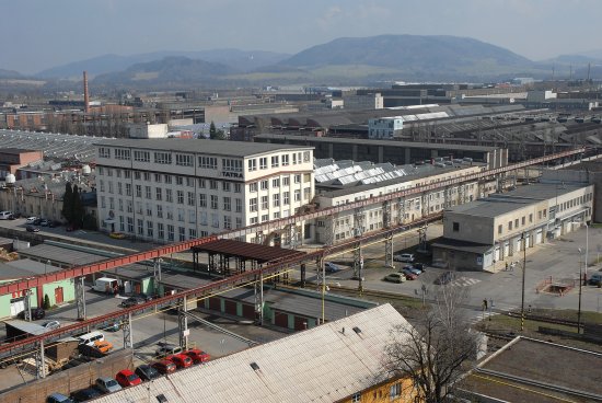 Po téměř pěti měsících vyjednávání došlo konečně ke shodě mezi vedením automobilky Tatra a tamními odbory. Zástupci obou stran v pondělí podepsali novou kolektivní smlouvu.
FOTO: DAVID MACHÁČEK