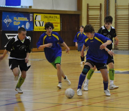 Žáci 8. a 9. tříd zahájili minulý týden souboje v minikopané. Okrskové kolo vyhrála kopřivnická ZŠ 17. listopadu.
FOTO: JANA FEILHAUEROVÁ