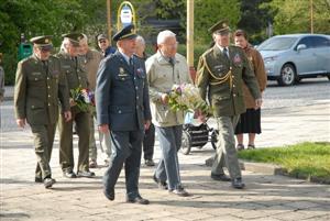 Také členové Vojenského sdružení rehabilitovaných si minulý týden připomněli 66. výročí ukončení druhé světové války v Kopřivnici i ve světě.
FOTO: DAVID MACHÁČEK