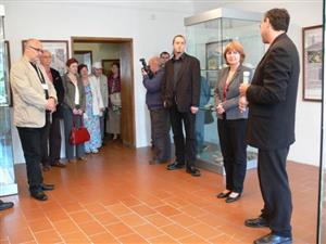 Po dvouleté rekonstrukci byl v polovině minulého týdne zahájen provoz v muzeu na náměstí ve Štramberku. Pod jednou střechou bude muzeum Novojičínska i expozice Zdeňka Buriana.  
FOTO: ILONA MAZALOVÁ