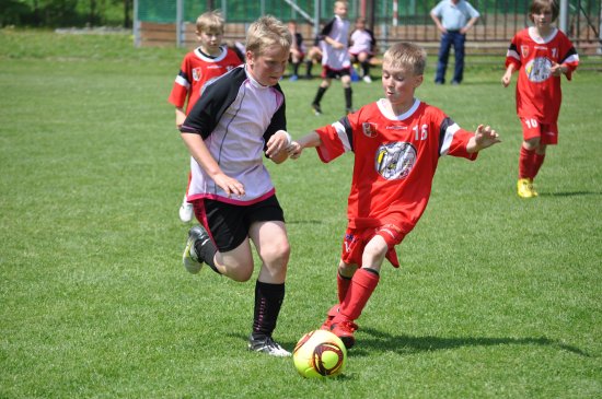 Tým 4. a 5. třídy ZŠ E. Zátopka podlehl v okresním kole McDonald´s Cupu až ve finále Bílovci. Družstvo 1. - 3. třídy Zátopkovy školy slavilo okresní triumf.
FOTO: JANA FEILHAUEROVÁ