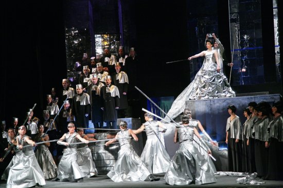 Soubor banskobystrické státní opery uvede v sobotu v amfiteátru hukvaldské obory operu Nabucco. Půjde o jediné plnohodnotné operní představení letošního ročníku festivalu.           
FOTO: DAVID MACHÁČEK