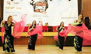 Taneční skupina Thara uspěla na letošním mistrovství republiky v Belly dance. Celkem si kopřivnické tanečnice odvezly tři první místa.
FOTO: ARCHIV