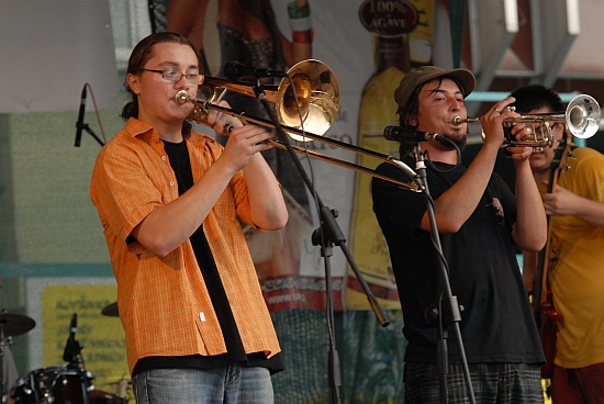 Koncertem kopřivnické kapely Tatroska v sobotu vyvrcholí tradiční Bartolomějský večer před kulturním domem.
FOTO: DAVID MACHÁČEK