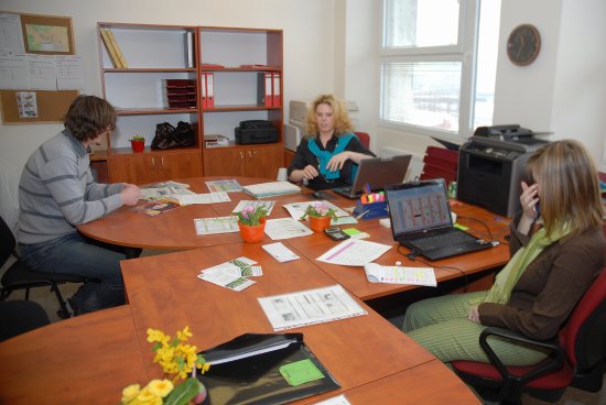 Jeden z projektů, kterým společnost RPIC-ViP pomáhá nezaměstnaným na Kopřivnicku, se chýlí ke konci. Snahou prý ale bude zdejší pobočku zachovat i po jeho skončení. 
FOTO: DAVID MACHÁČEK