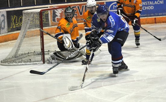 Kopřivnický hokejový tým sice před sezonou doznal velkých změn, přesto se mu v krajské lize daří. Tento týden jej čekají další dvě utkání, s Rožnovem a Novým Jičínem B. 
FOTO: J. FEILHAUEROVÁ