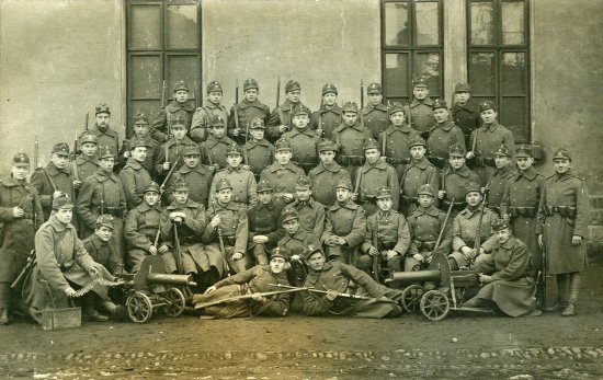 Kopřivničtí dobrovolníci v Neumannových dělnických kasárnách ve Frýdku v lednu 1919.
FOTO: ARCHIV MUZEA FOJTSTVÍ
