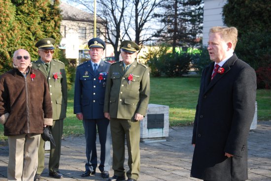 U pomníku padlých si minulý týden lidé připomněli 93. výročí od konce první světové války a také vzdali hold obětem a všem bojovníkům za svobodu.
FOTO: DANA HOĎÁKOVÁ