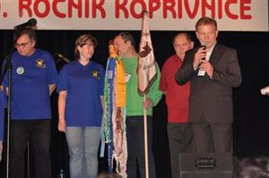 Kopřivnice předala pořadatelskou štafetu Posledního puchýře turistům z Plzně (snímek nahoře).
FOTO: D. MACHÁČEK