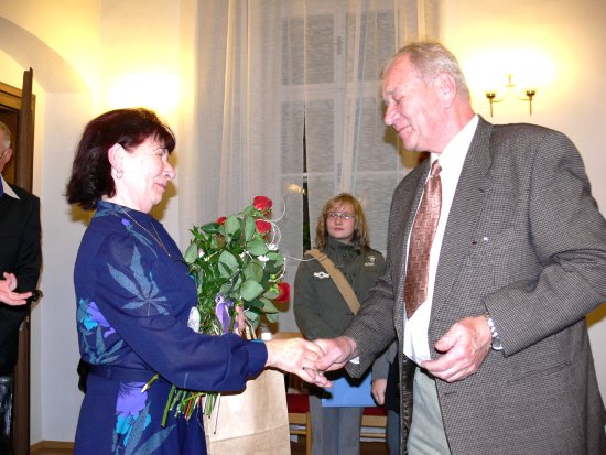 V pondělí 21. listopadu proběhl v přednáškovém sále příborského muzea literárně-hudební pořad spojený se křtem knížky Ireny Kopecké Cesta za nadějí.
FOTO: ILONA MAZALOVÁ